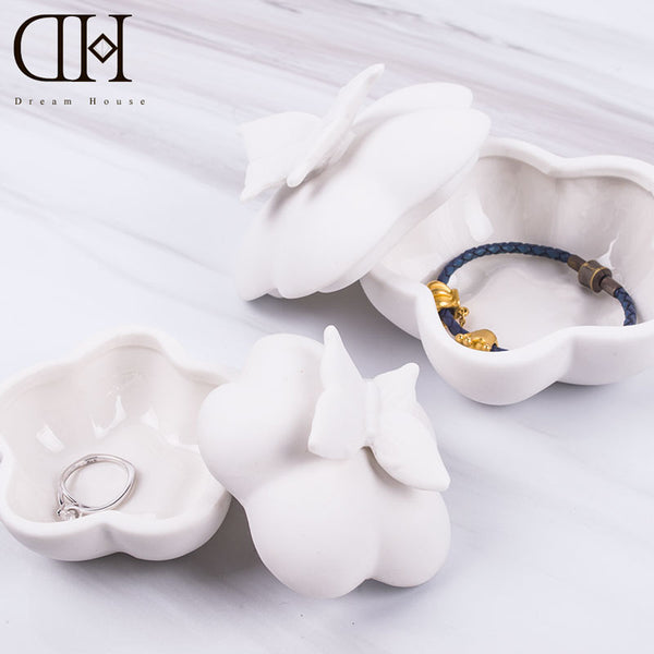 Ceramic Elegant Jar